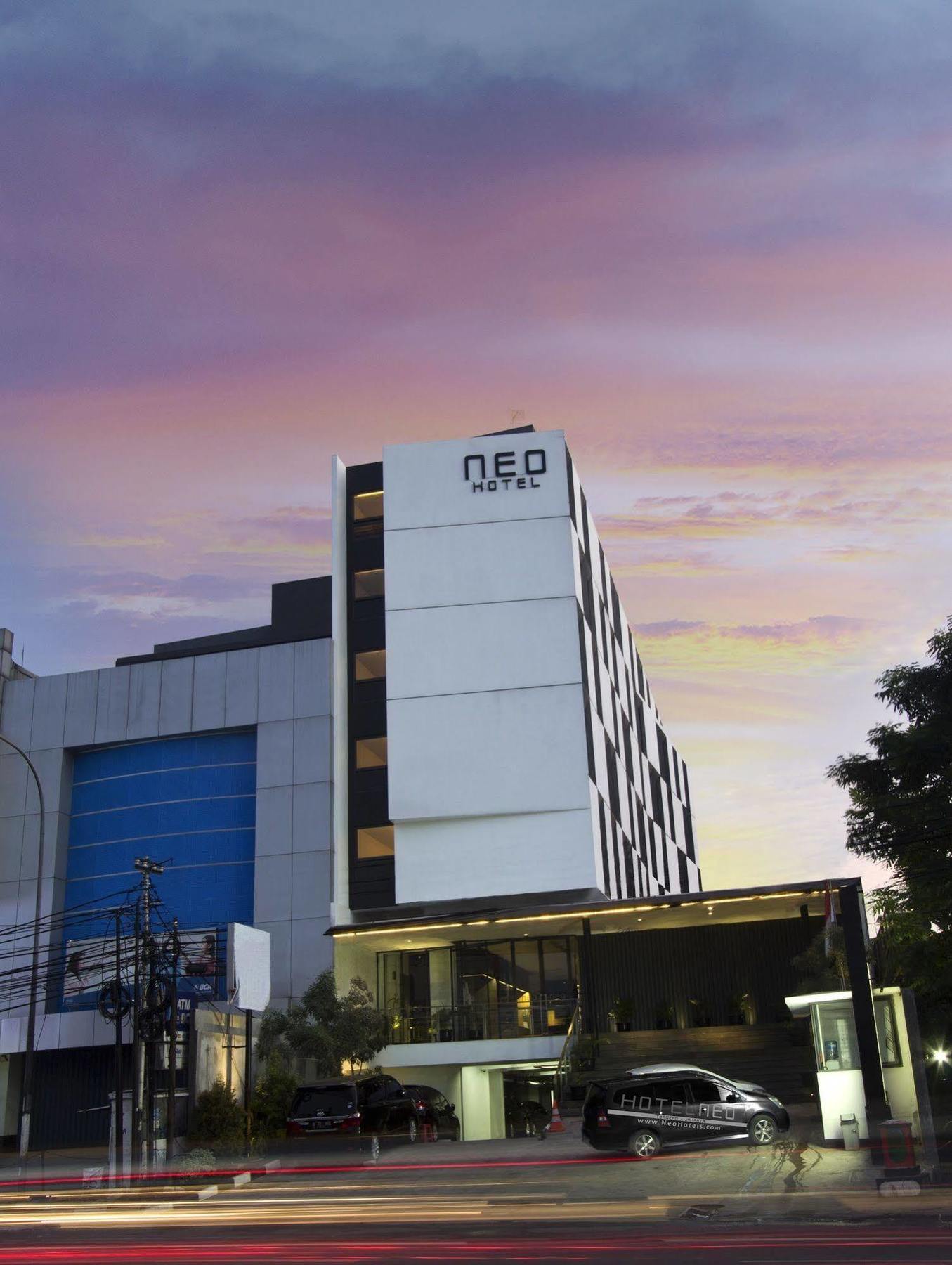 Neo Hotel Tendean Jakarta By Aston Exterior photo