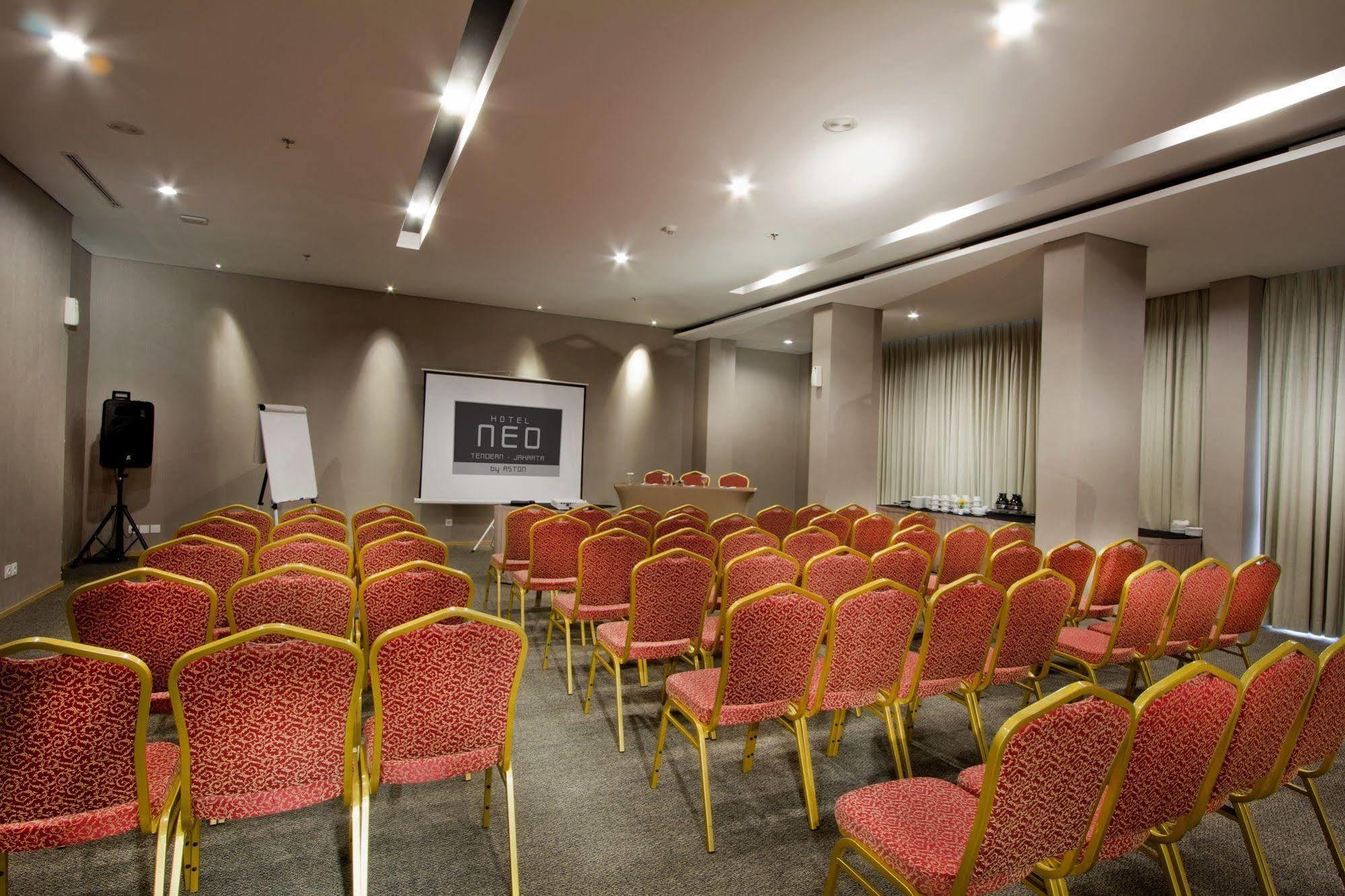 Neo Hotel Tendean Jakarta By Aston Exterior photo