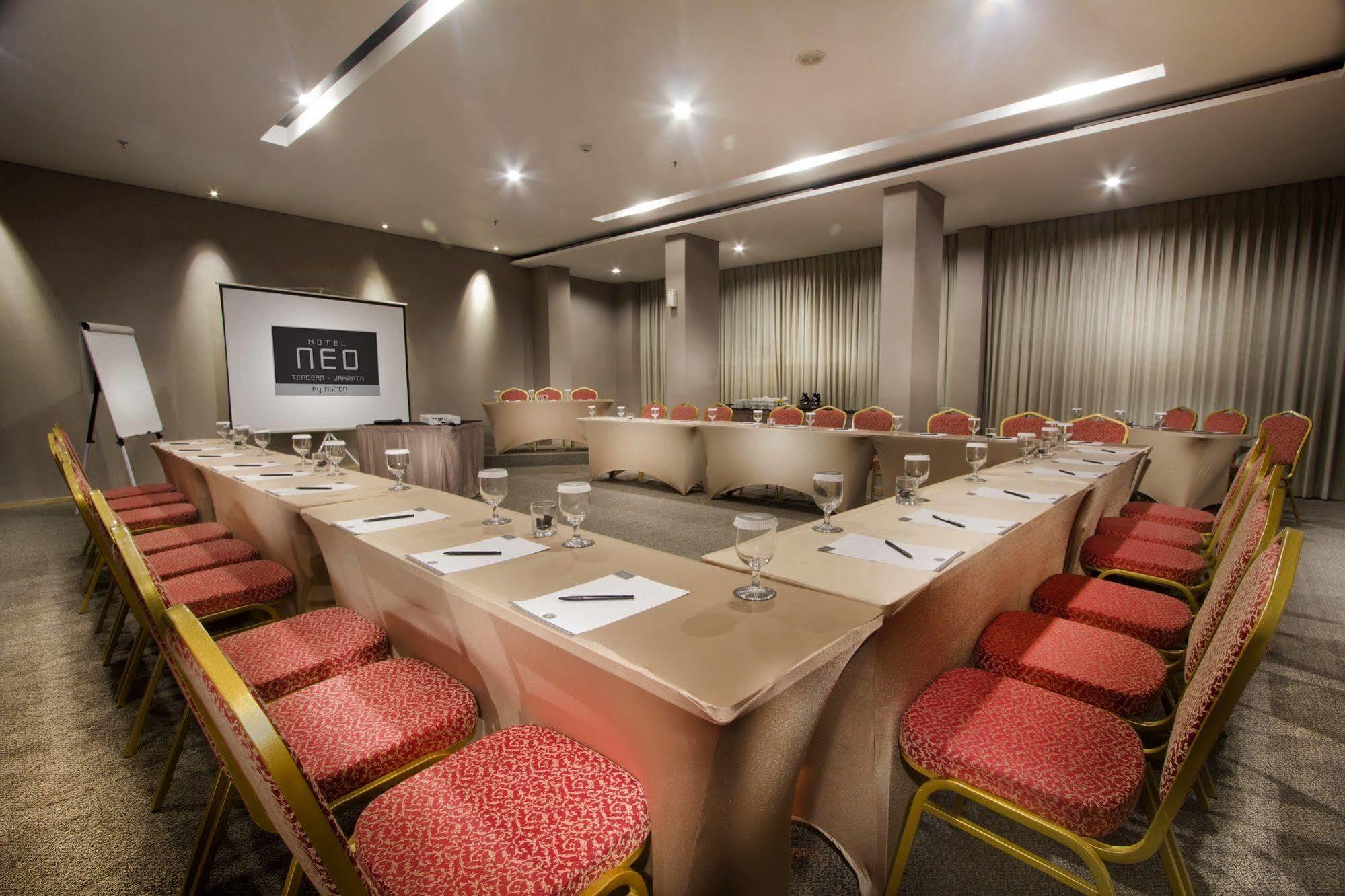 Neo Hotel Tendean Jakarta By Aston Exterior photo